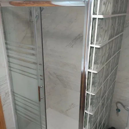 Vikerbiescas Apartamento